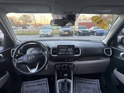 2023 Hyundai Venue SEL