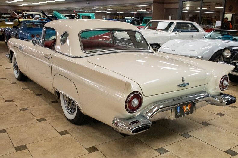 1957 Ford Thunderbird