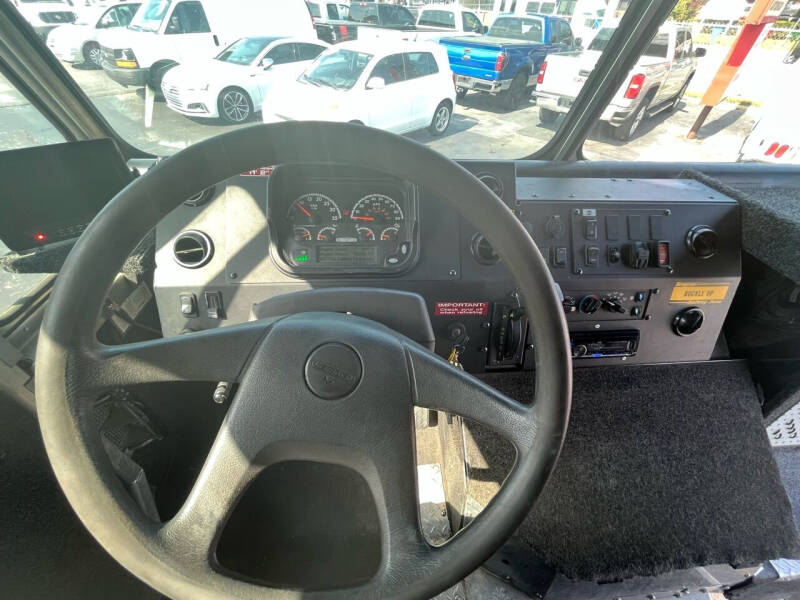 2017 Freightliner MT45 Chassis