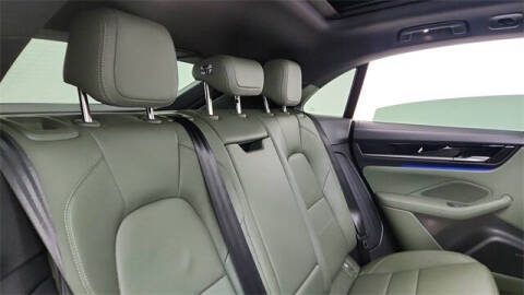 2025 Porsche Macan 4S Electric