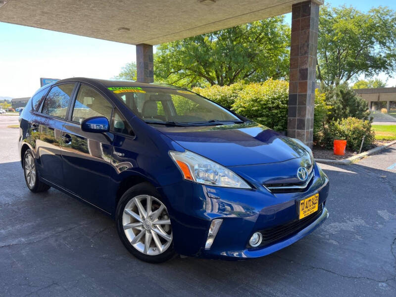 2013 Toyota Prius v Five