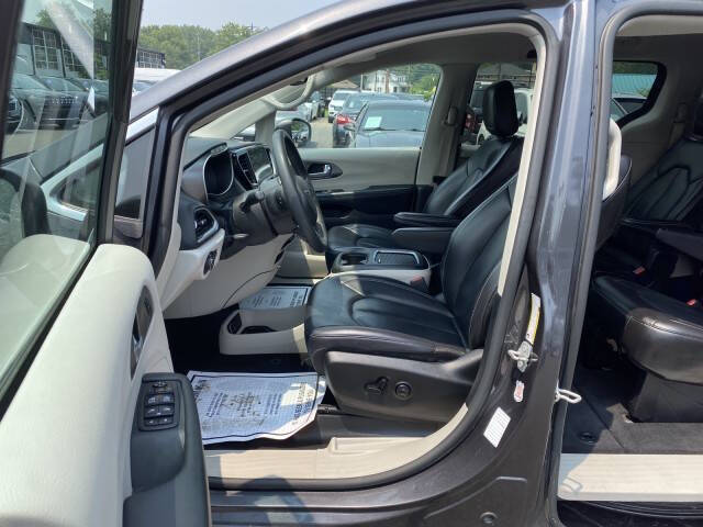 2023 Chrysler Pacifica Touring L
