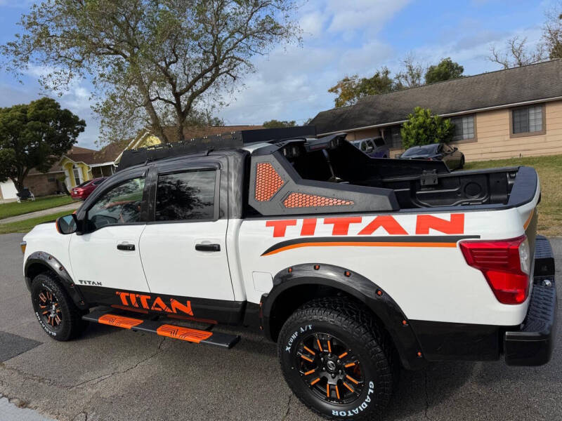 2021 Nissan Titan null photo 39