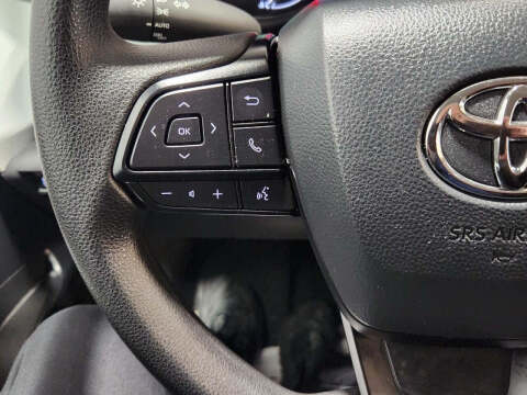 2025 Toyota Sienna LE 8-Passenger