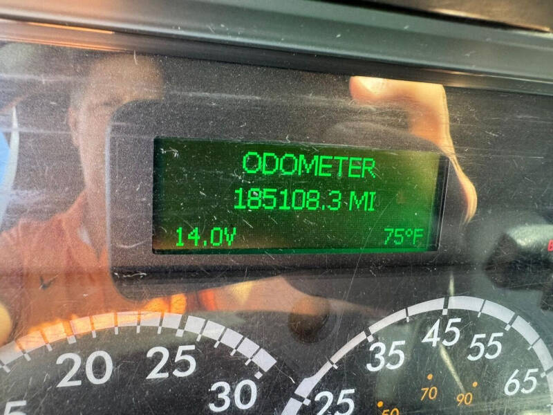 2017 Freightliner M2 106