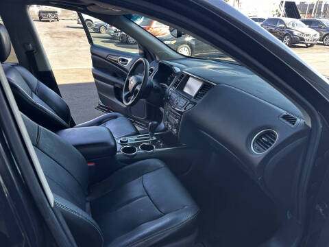 2016 Nissan Pathfinder Platinum