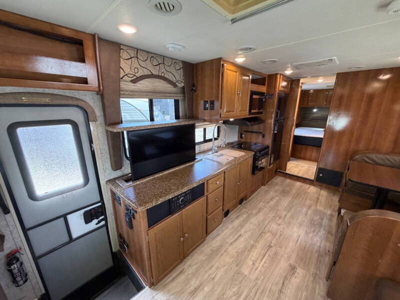 2018 Coachmen RV Leprechaun 319MB
