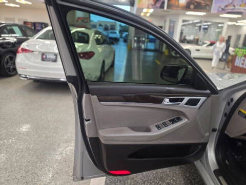 2016 Hyundai Genesis
