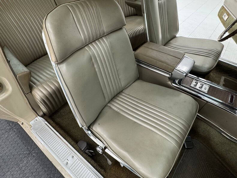 1964 Ford Thunderbird
