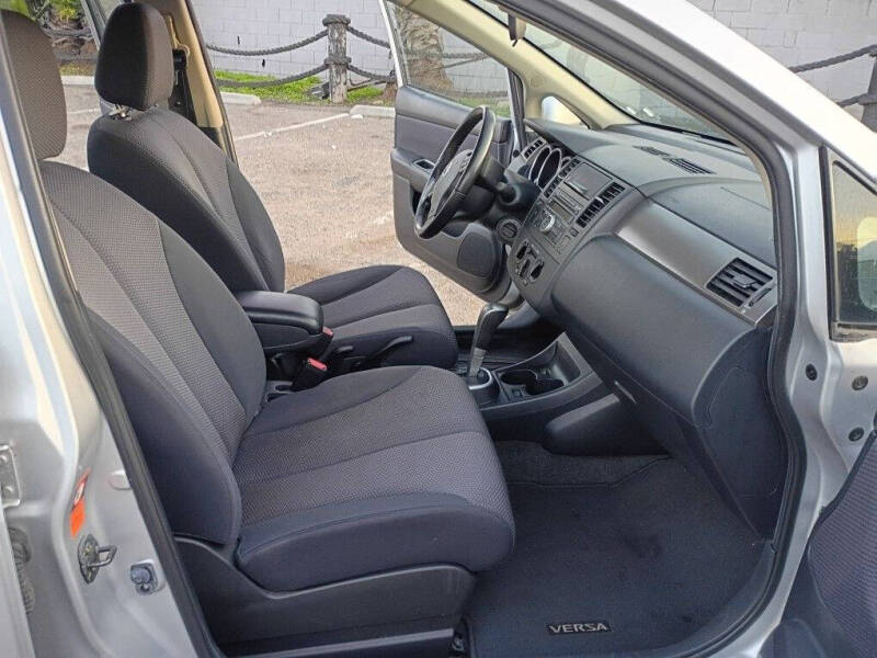 2009 Nissan Versa 1.8 SL