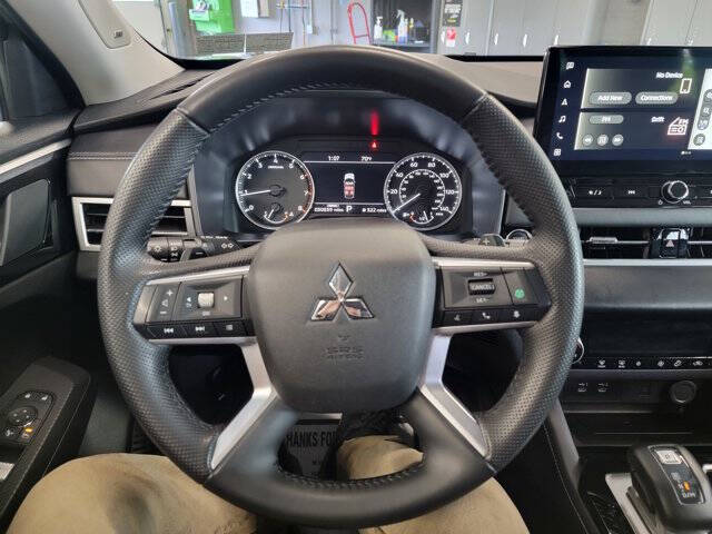 2025 Mitsubishi Outlander SE