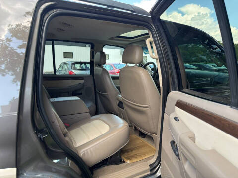 2005 Ford Explorer Eddie Bauer