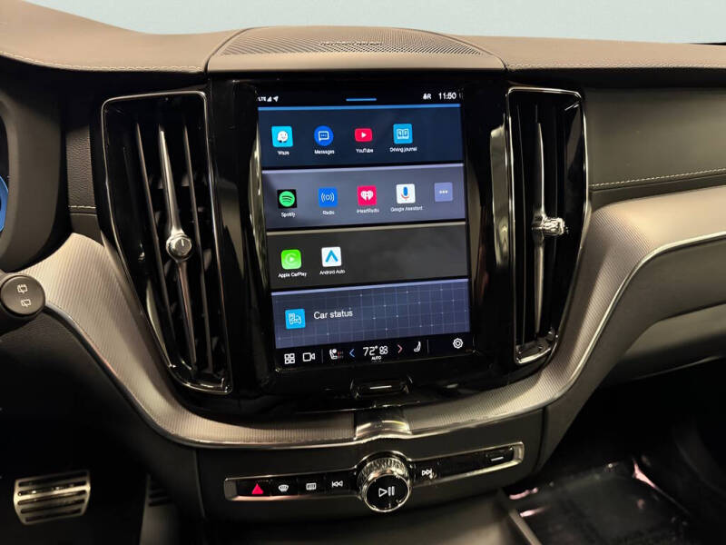 2022 Volvo XC60 B6 R-Design