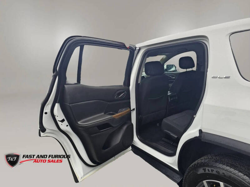 2022 GMC Acadia SLE