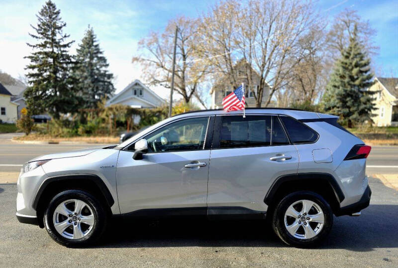 2020 Toyota RAV4 Hybrid XLE