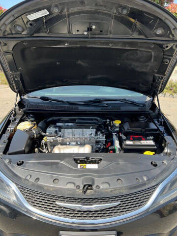 2016 Chrysler 200 LX