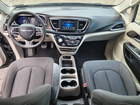 2018 Chrysler Pacifica LX
