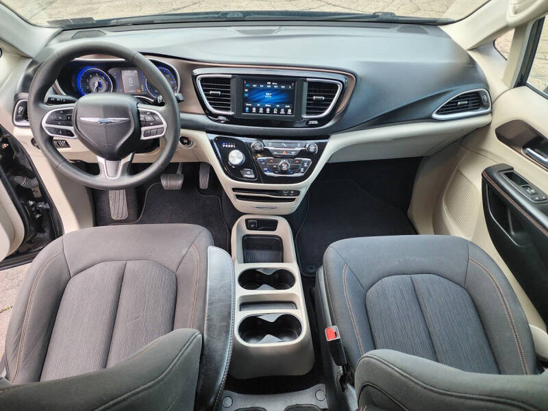 2018 Chrysler Pacifica LX