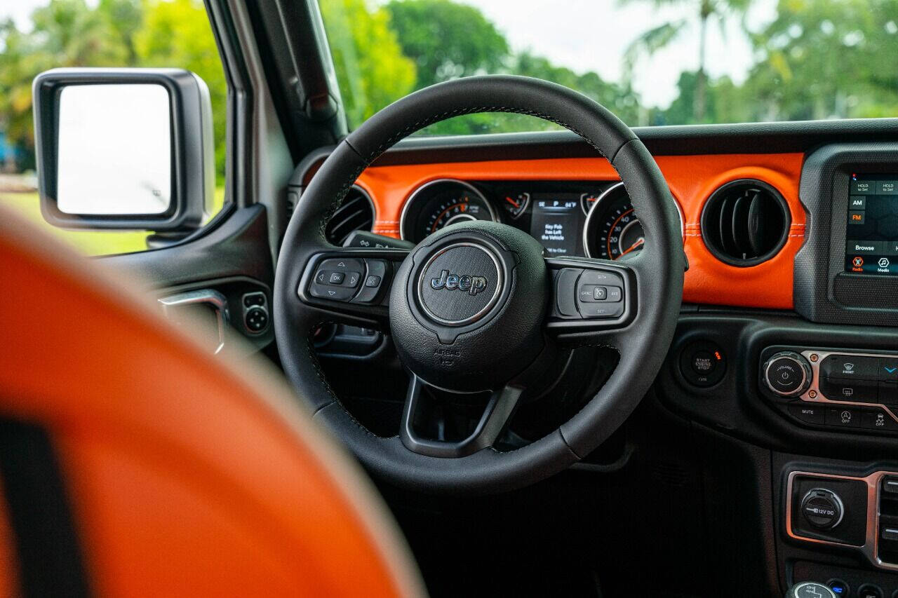 2020 JEEP Gladiator Pickup - $57,999