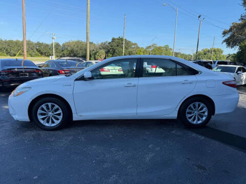2017 Toyota Camry Hybrid