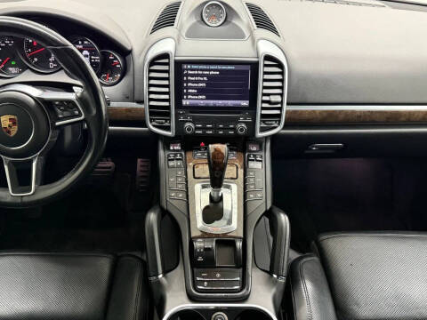 2018 Porsche Cayenne Platinum Edition