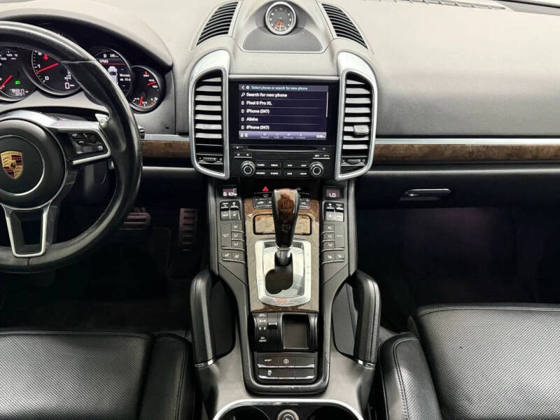 2018 Porsche Cayenne Platinum Edition