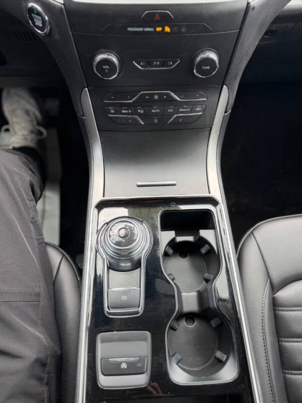 2020 Ford Edge SEL