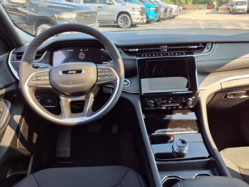 2025 Jeep Grand Cherokee L Laredo X