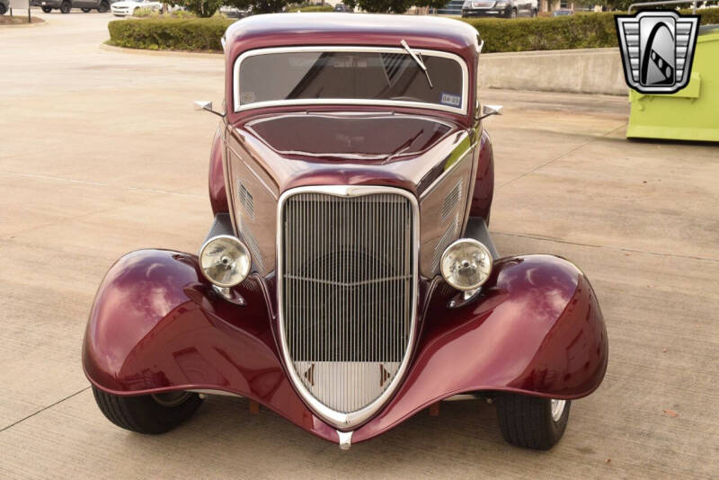 1933 Ford Model 18