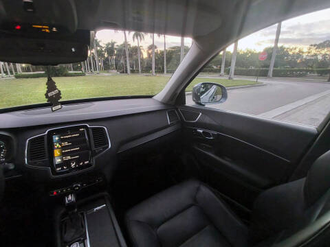 2020 Volvo XC90 T5 Momentum