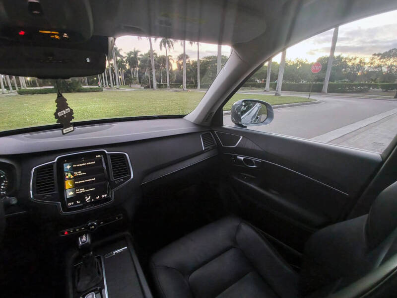 2020 Volvo XC90 T5 Momentum