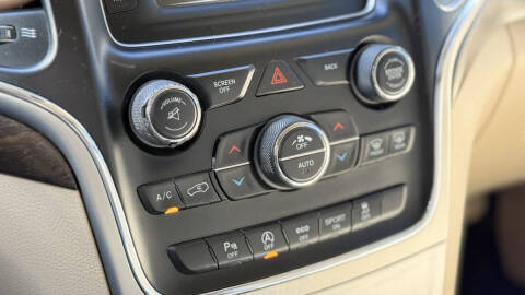 2017 Jeep Grand Cherokee Laredo