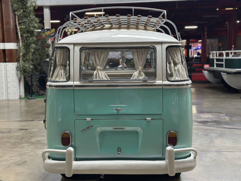 1972 Volkswagen Bus