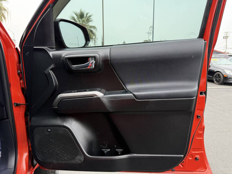 2017 Toyota Tacoma TRD Sport