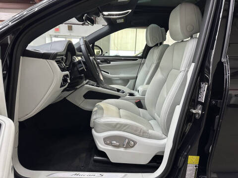 2024 Porsche Macan S