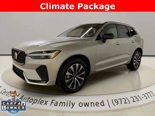 2025 Volvo XC60 B5 Core Dark Theme