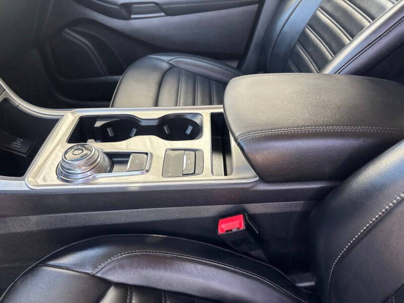 2023 Ford Edge