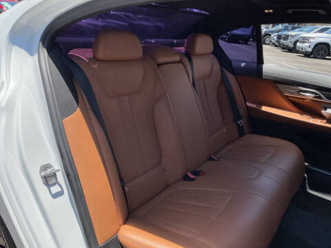 2022 BMW 7 Series 740i