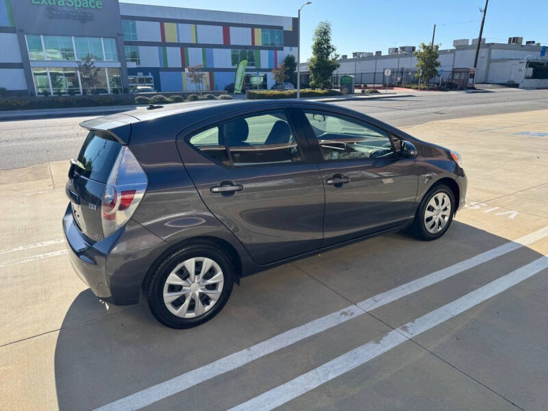 2014 Toyota Prius c Two