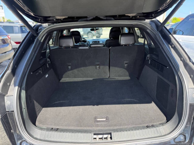 2019 Lincoln Nautilus Select