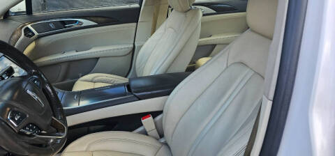 2017 Lincoln MKZ Select