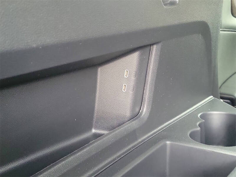 2025 Volkswagen Atlas SE