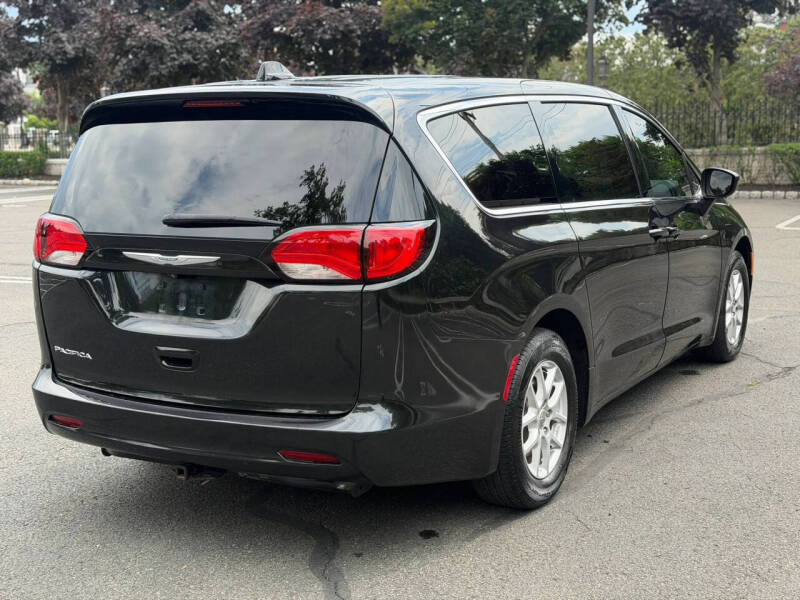 2017 Chrysler Pacifica Touring