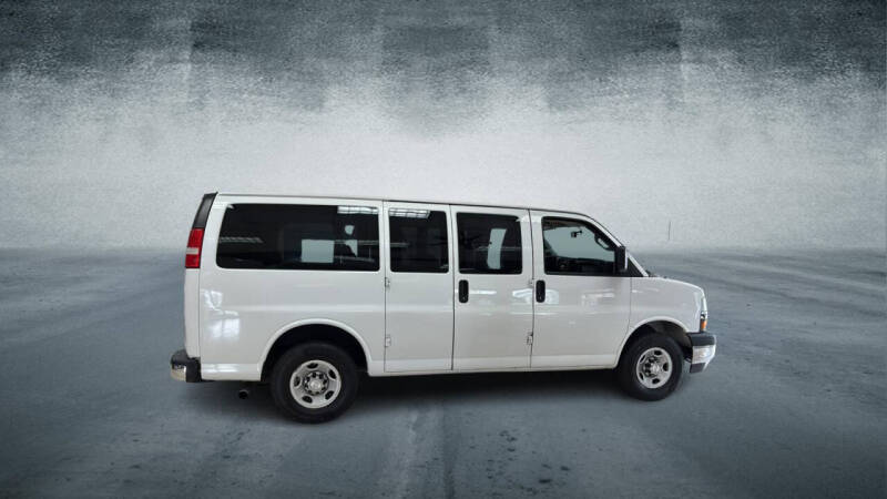2018 Chevrolet Express LT 2500