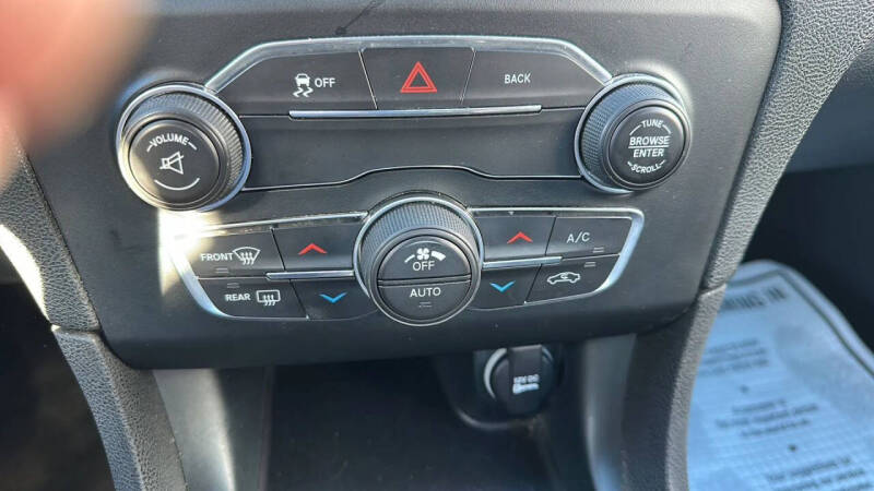 2016 Dodge Charger SXT