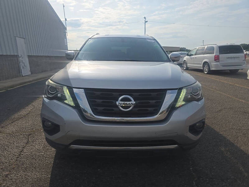 2020 Nissan Pathfinder SV