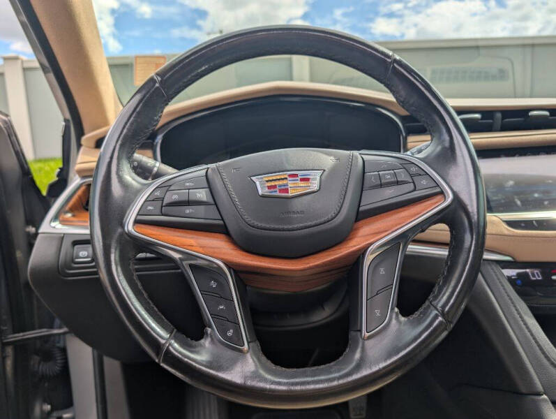 2018 Cadillac XT5 Platinum