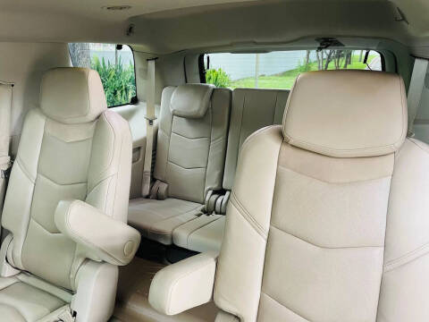 2017 Cadillac Escalade Luxury