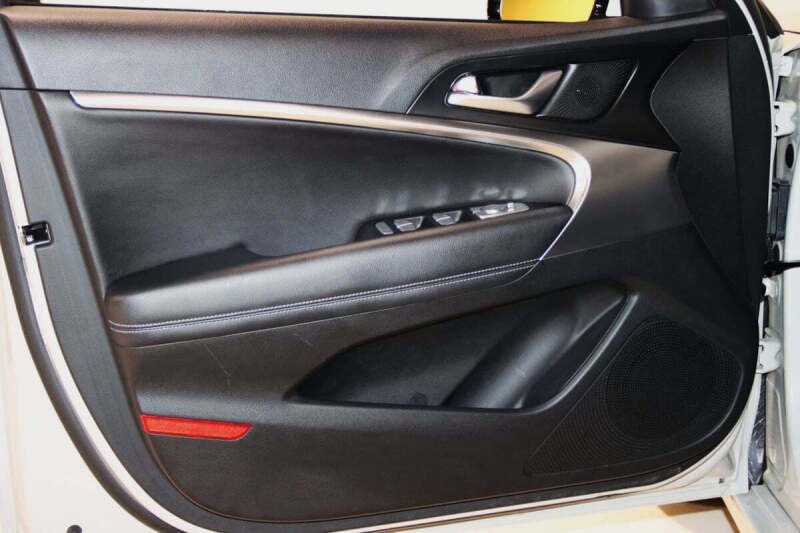 2025 Genesis G70