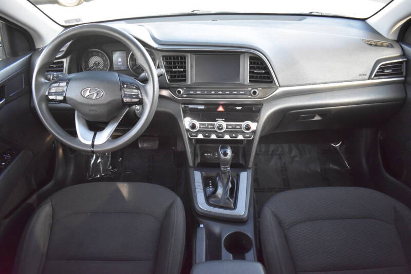 2020 Hyundai Elantra SEL photo 44